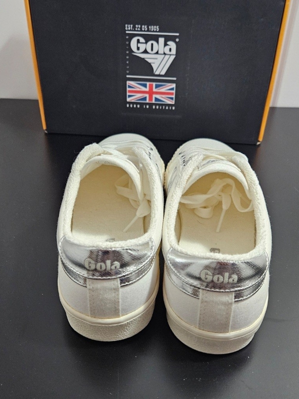 NIB Gola Women's Tennis Mark Cox Sneakers in Off-White and Silver Size 8 - Picture 8 of 9